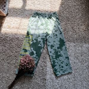 Guns N' Roses Sweatpants Green Tie Dye Spell Out Cropped Pants Women’s Size S
